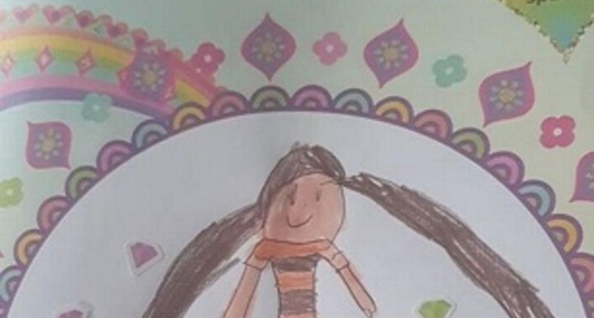5-годишната Миа ја нацрта нејзината мајка, но еден детаљ го насмеа цел свет