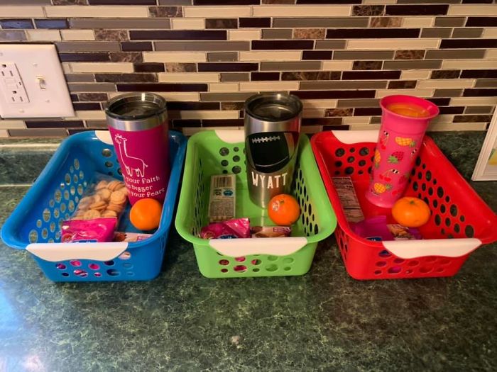 Мајка на три деца сподели трик за ефикасна поделба на грицките на дневна основа и родителите ја обожаваат идејата